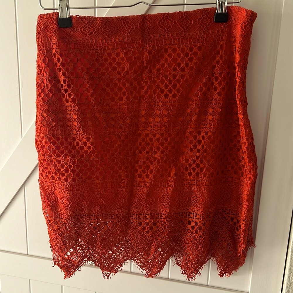 Banana Republic Red/Orange Lace Skirt Size 4 EUC